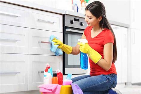 Mavic Cabinet Cleaner: A Must-Have for Sparkling Cabinets
